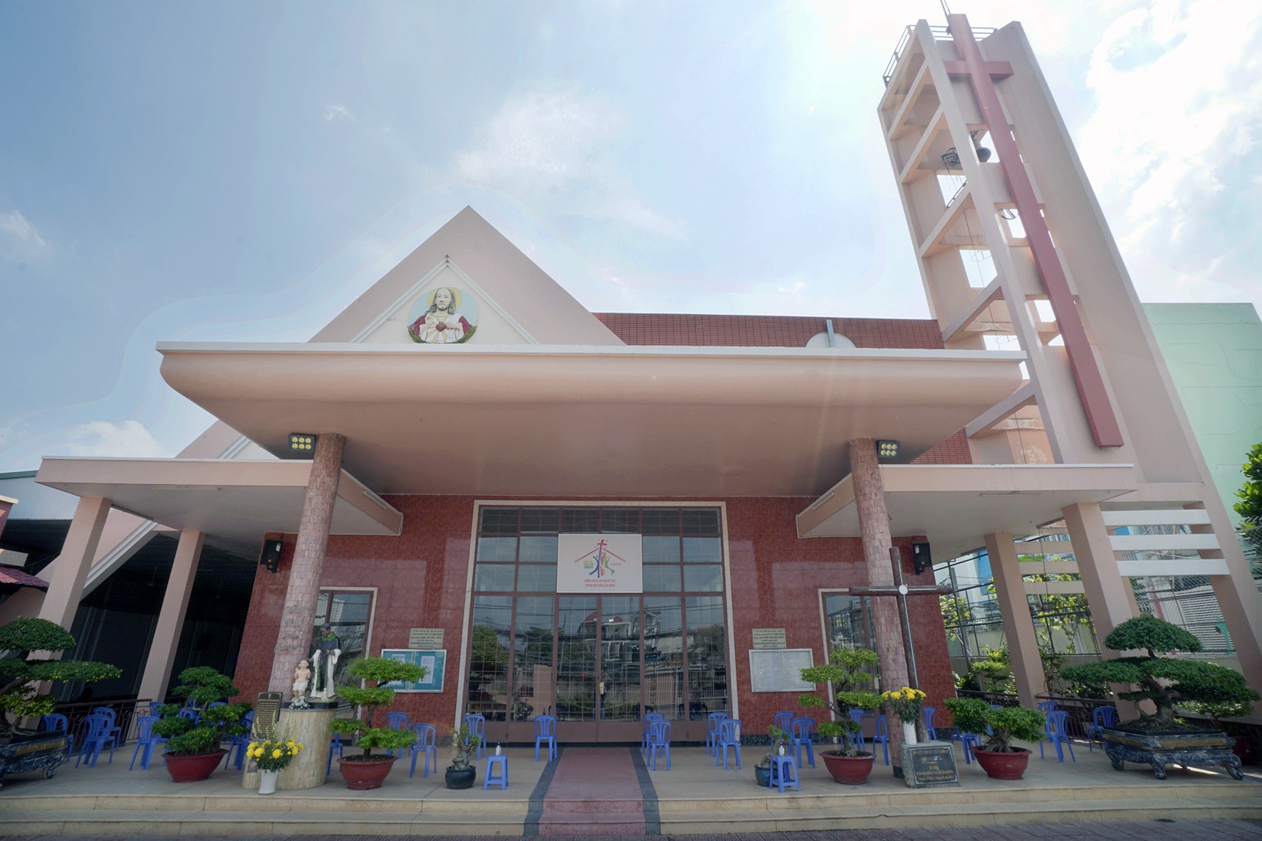 Về xứ đạo bên bến Bình Đông